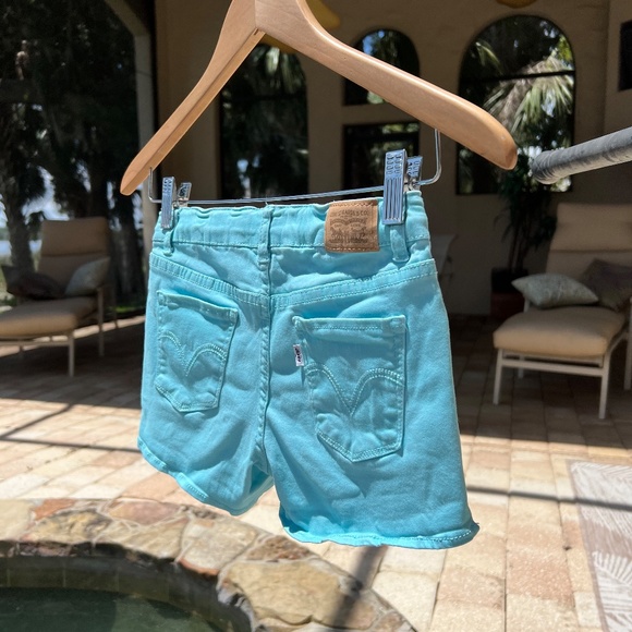 Levy's Kids Girlfriend Fit Printed Color Shorty Shorts - Picture 3 of 14